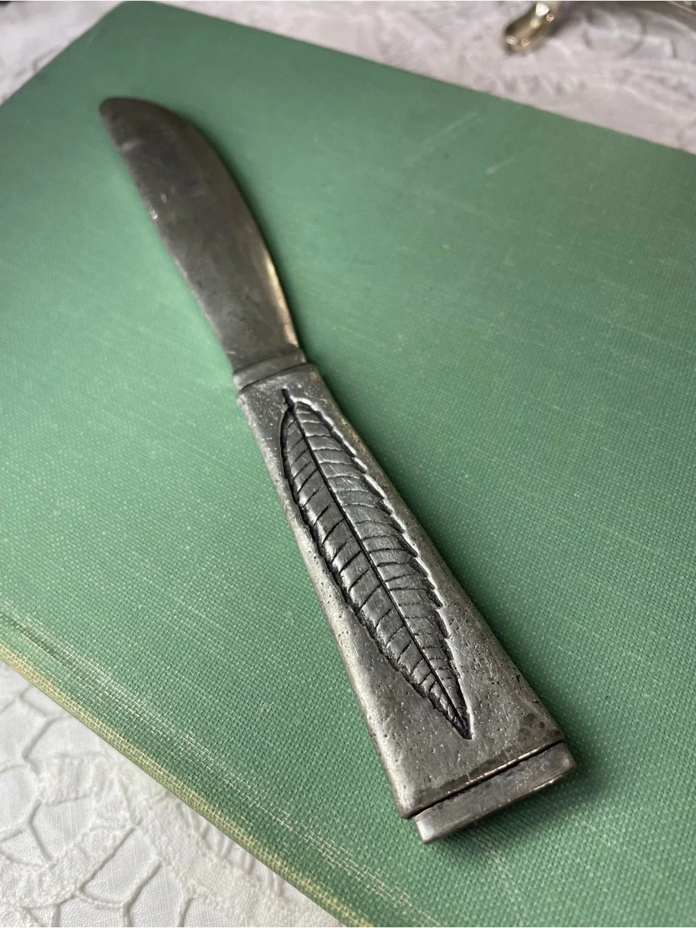 Pewter leaf cheese butter artisan knife